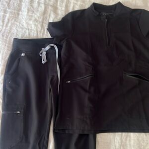 Figs scrubs set in black - xsmall top and bottom